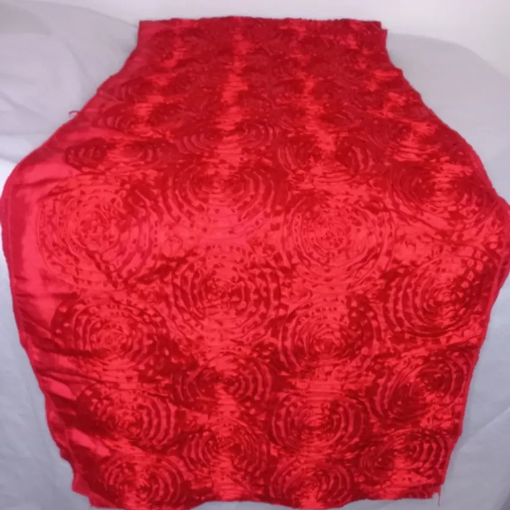 Table Runner Red Roset